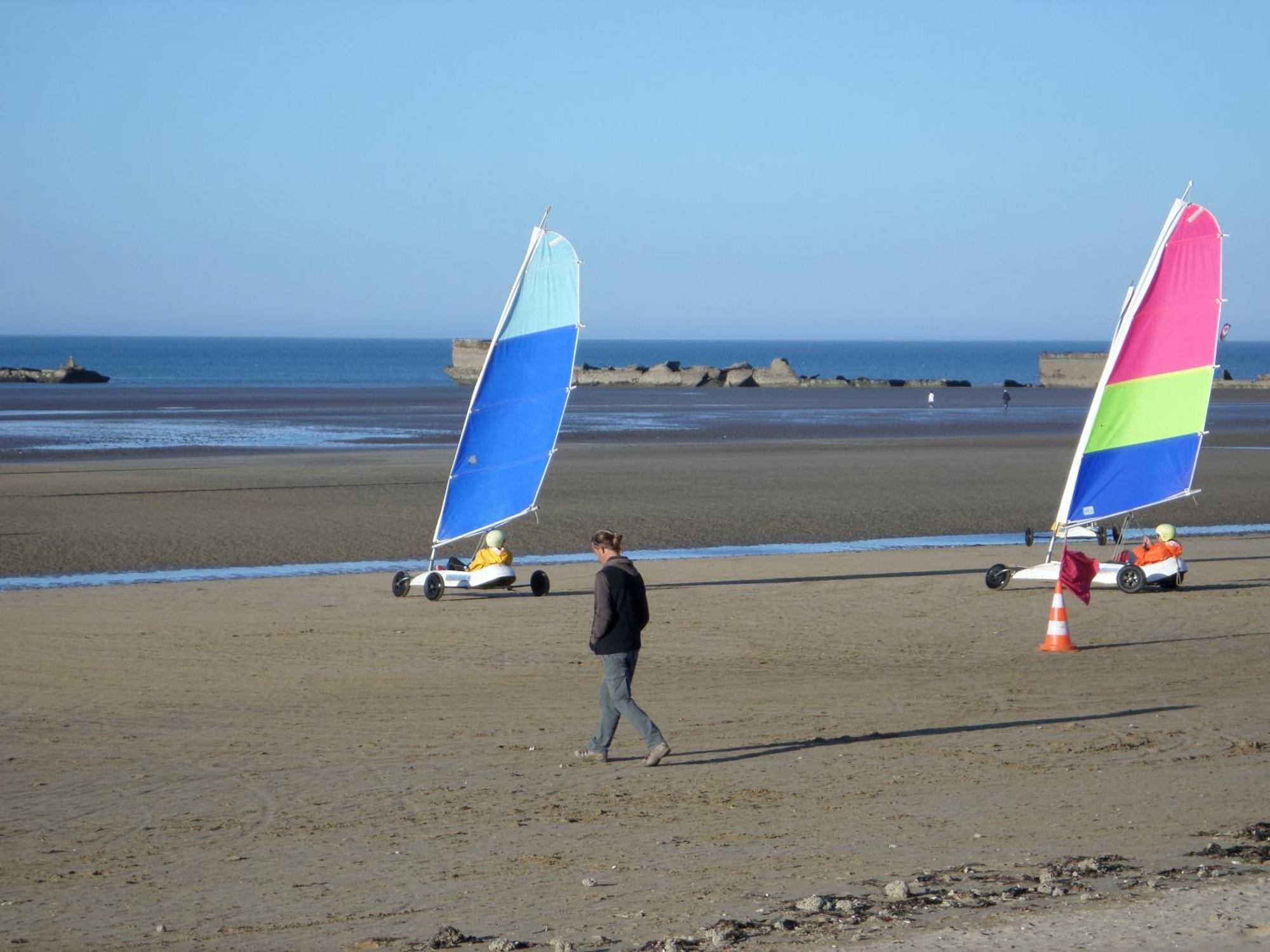 Gites " Arromanches" Ou "Bord De Mer Pmr" 2 Chambres En Front De Mer A Asnelles , 3Km D'Arromanches, 10Km De Bayeux Luaran gambar